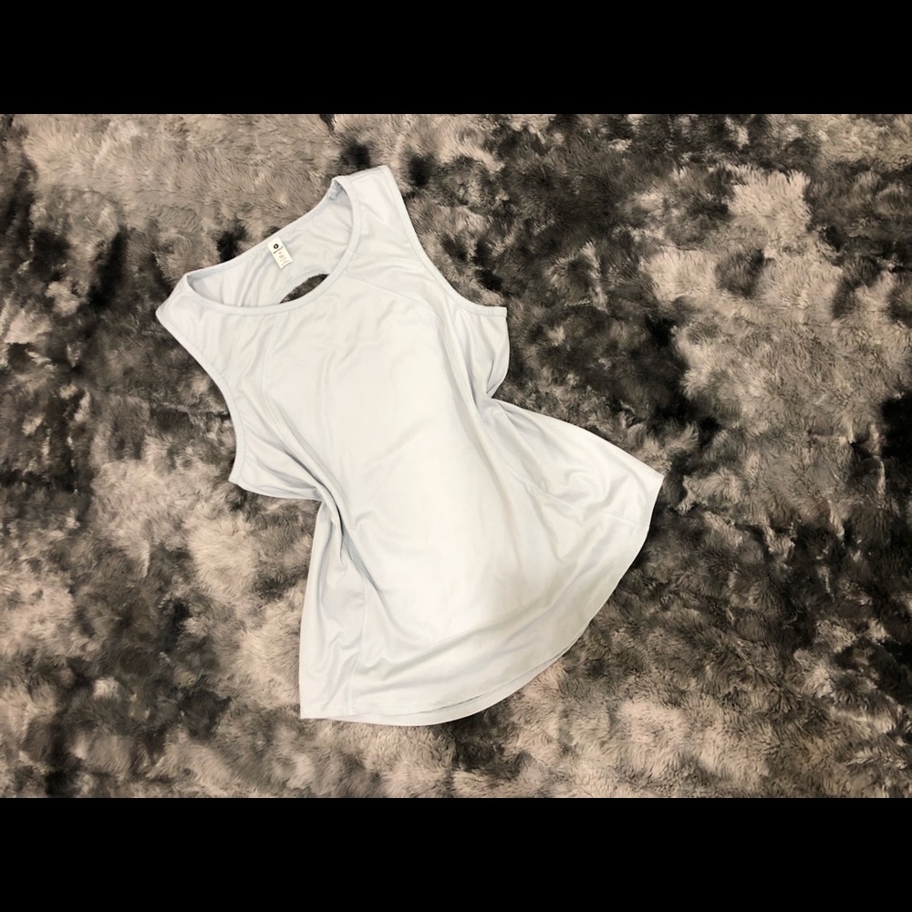 ❤️90 DEGREE YOGA GRAY SILVER TANK TOP W/ CUTE BACK CUT OUT❤️